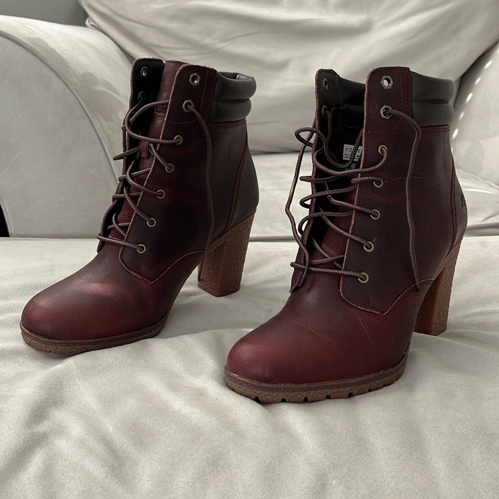 Timberland Burgandy boots! Worn 3 times!